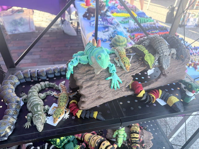 3D Printed Reptile Display Log – Real Wood Filament Natural Display Stand