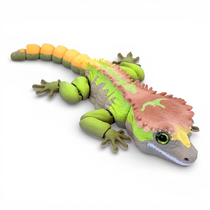 Crested Gecko Figurine - Articulated 3D Printed Lizard, Glass Eyes, Desk Decor Gift for Gecko Lovers