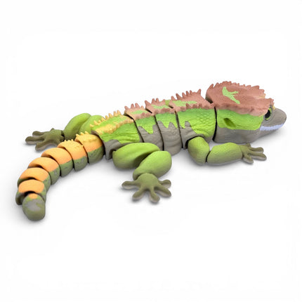 Crested Gecko Figurine - Articulated 3D Printed Lizard, Glass Eyes, Desk Decor Gift for Gecko Lovers