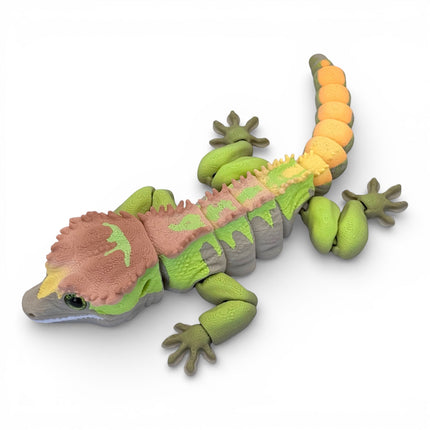 Crested Gecko Figurine - Articulated 3D Printed Lizard, Glass Eyes, Desk Decor Gift for Gecko Lovers