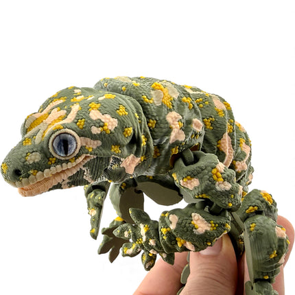 3D Printed Leachie Day Gecko with Realistic Glass Eyes – Olive Green with Printed Markings (9 Inches Long)
