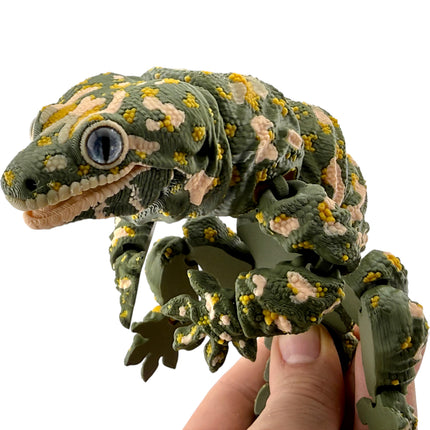 3D Printed Leachie Day Gecko with Realistic Glass Eyes – Olive Green with Printed Markings (9 Inches Long)