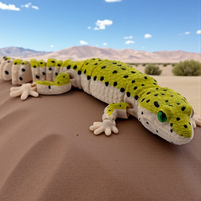 3D Printed Leopard Gecko with Realistic Glass Eyes – Gold Morph (7.5 Inches Long)