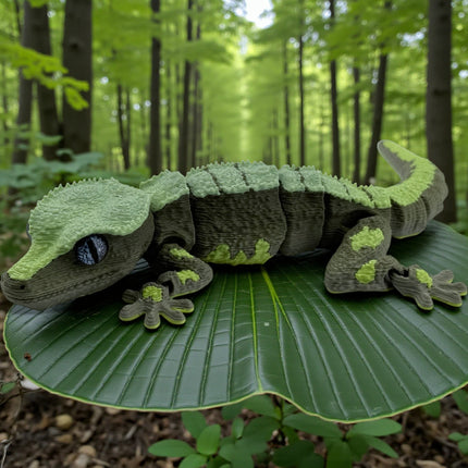 3D Printed Crested Gecko with Realistic Glass Eyes – Green with Green-Gold-Green Top