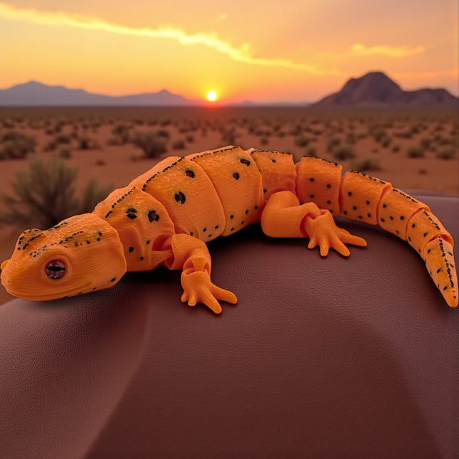 3D Printed Articulated Eastern Red-Spotted Newt – Orange Variant with Realistic Glass Eyes