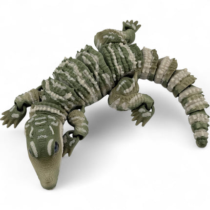 3D Printed Baby Alligator with Realistic Glass Eyes – 9 Inches Long