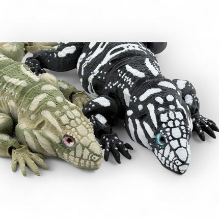 Tegu Lizard Model with Glass Eyes in Black & White or Green Gradient