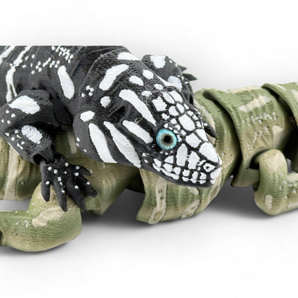 Tegu Lizard Model with Glass Eyes in Black & White or Green Gradient